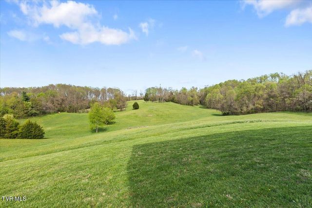 460 Lowell Jones Road, Piney Flats, TN 37686