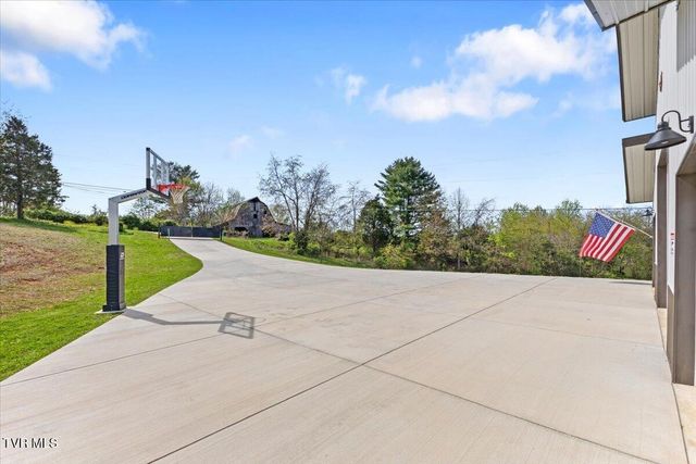 460 Lowell Jones Road, Piney Flats, TN 37686
