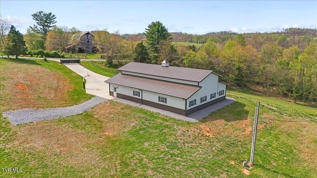 460 Lowell Jones Road, Piney Flats, TN 37686