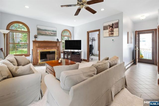 66 Hillside Avenue, Midland Park, NJ 07432