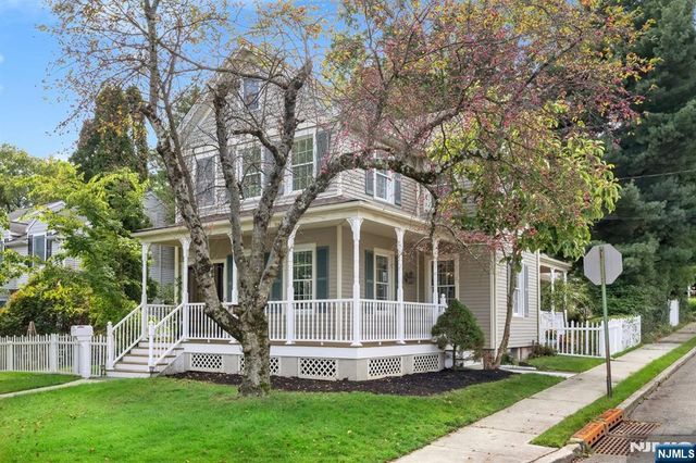 66 Hillside Avenue, Midland Park, NJ 07432
