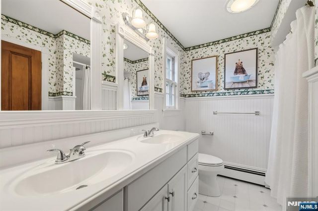 66 Hillside Avenue, Midland Park, NJ 07432