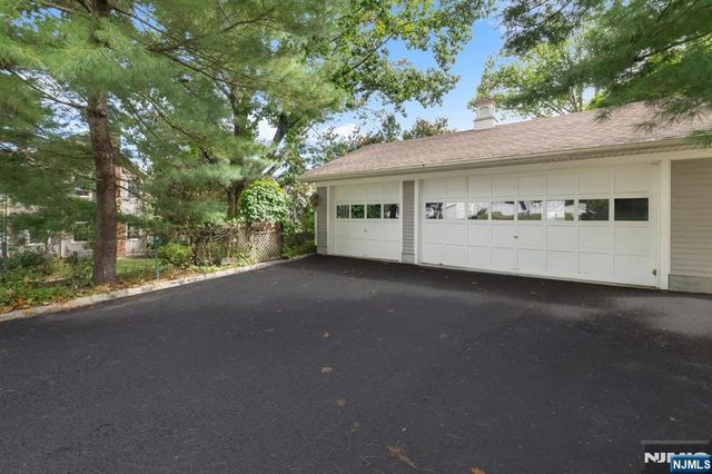 66 Hillside Avenue, Midland Park, NJ 07432