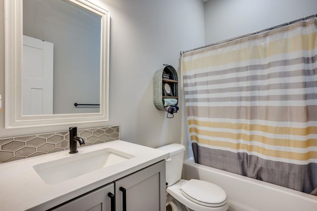 12006 E Bonita Cir, Wichita, KS 67207