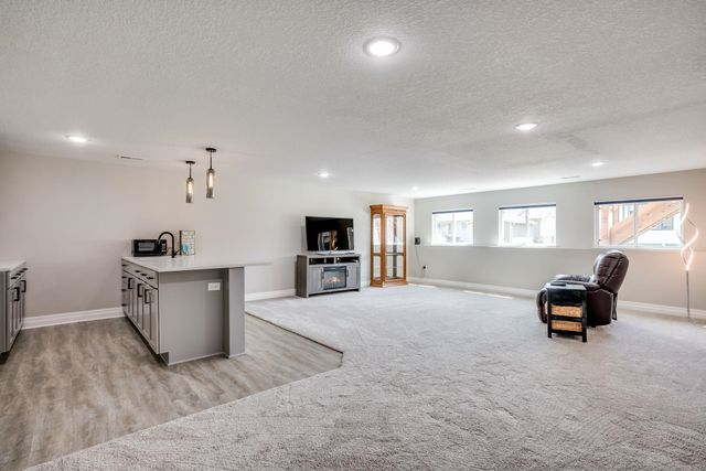 12006 E Bonita Cir, Wichita, KS 67207