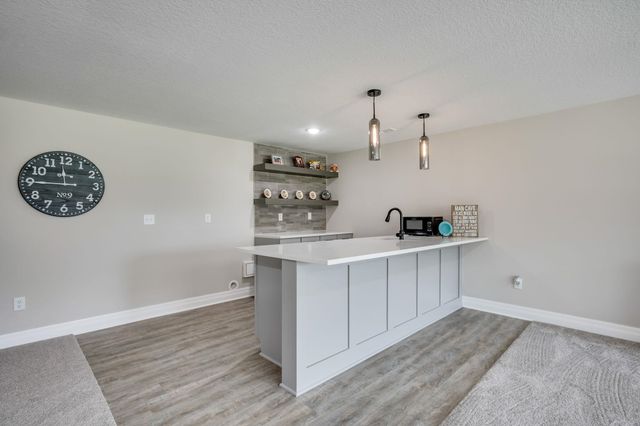 12006 E Bonita Cir, Wichita, KS 67207