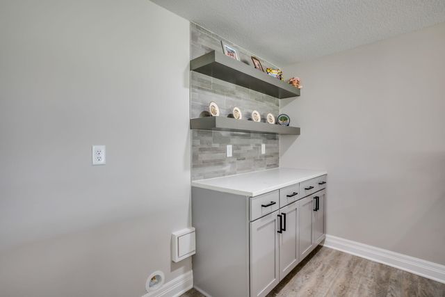 12006 E Bonita Cir, Wichita, KS 67207