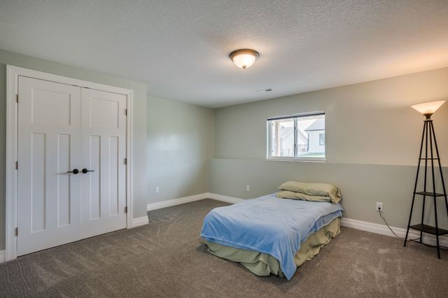 12006 E Bonita Cir, Wichita, KS 67207