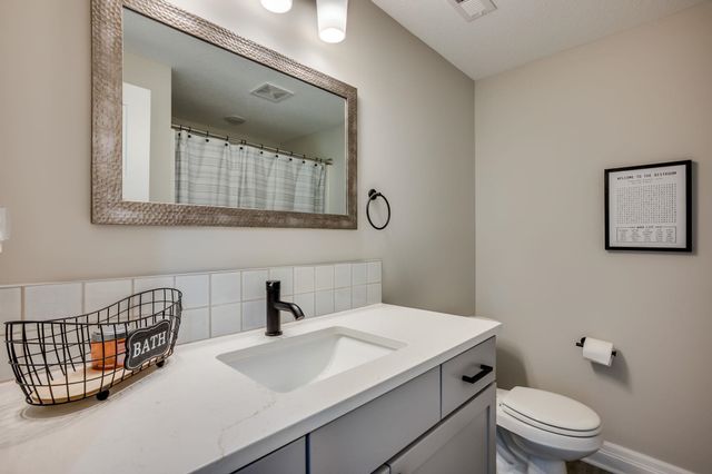 12006 E Bonita Cir, Wichita, KS 67207