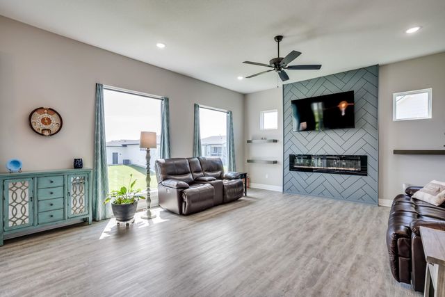 12006 E Bonita Cir, Wichita, KS 67207