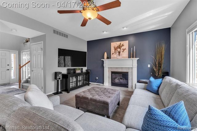 8560 Vista Court, Westland, MI 48185