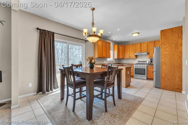 8560 Vista Court, Westland, MI 48185