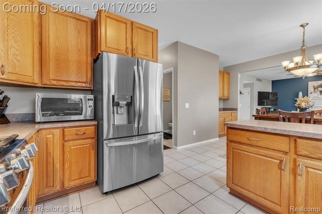 8560 Vista Court, Westland, MI 48185