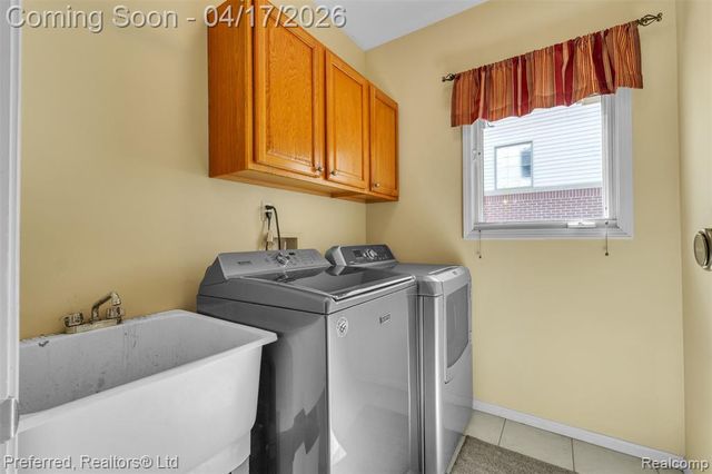 8560 Vista Court, Westland, MI 48185