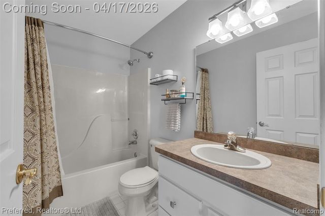 8560 Vista Court, Westland, MI 48185