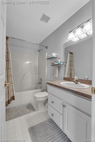 8560 Vista Court, Westland, MI 48185