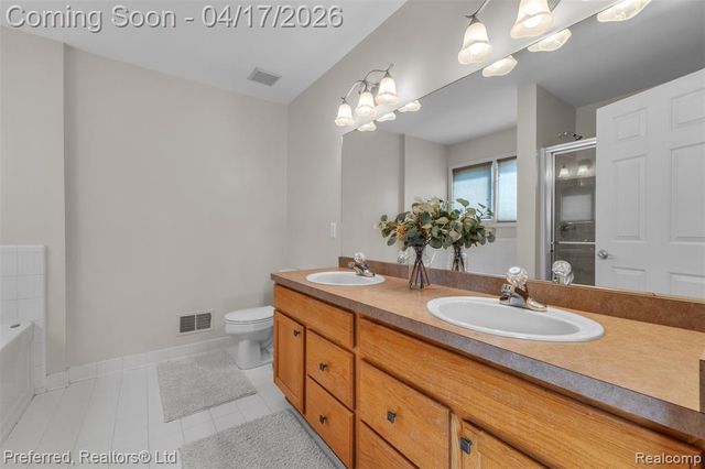 8560 Vista Court, Westland, MI 48185