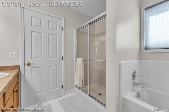 8560 Vista Court, Westland, MI 48185