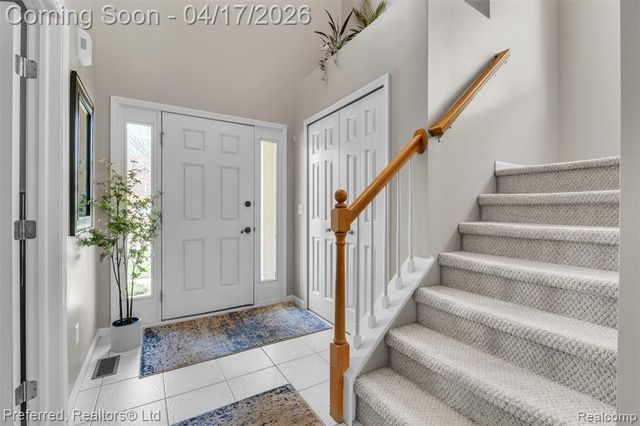 8560 Vista Court, Westland, MI 48185