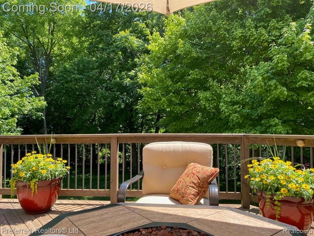 8560 Vista Court, Westland, MI 48185