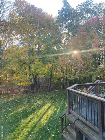 8560 Vista Court, Westland, MI 48185