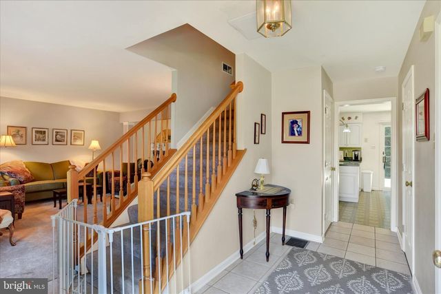 1153 FLEMING DR, Mechanicsburg, PA 17055