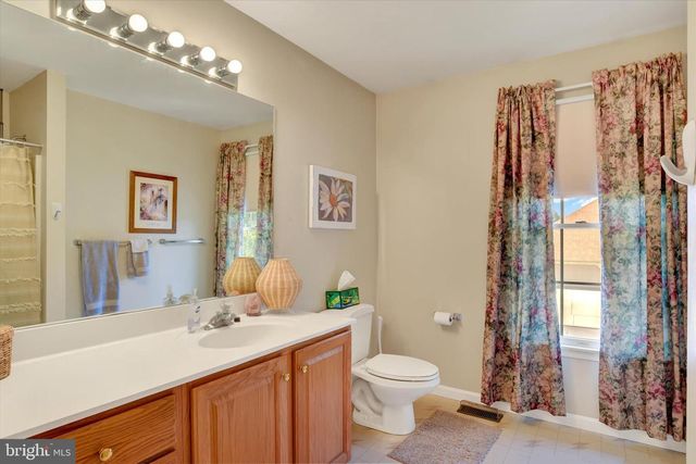 1153 FLEMING DR, Mechanicsburg, PA 17055