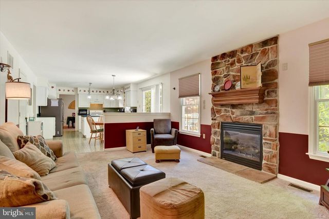1153 FLEMING DR, Mechanicsburg, PA 17055