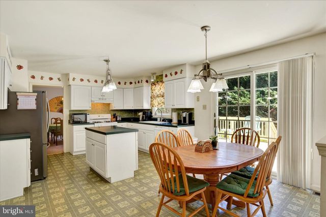 1153 FLEMING DR, Mechanicsburg, PA 17055