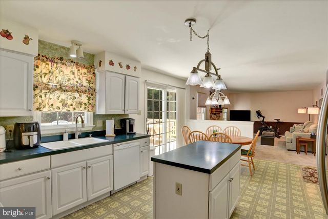 1153 FLEMING DR, Mechanicsburg, PA 17055