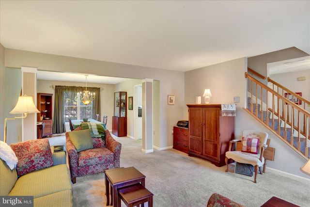 1153 FLEMING DR, Mechanicsburg, PA 17055