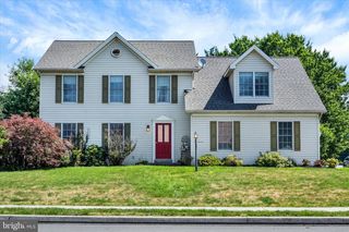 1153 FLEMING DR, Mechanicsburg, PA 17055