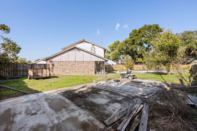 11354 White Gate Lane, Houston, TX 77067