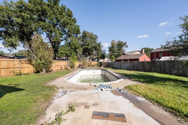 11354 White Gate Lane, Houston, TX 77067