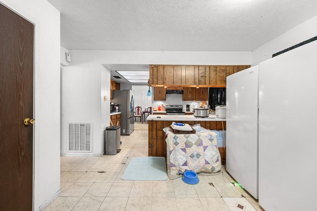 11354 White Gate Lane, Houston, TX 77067