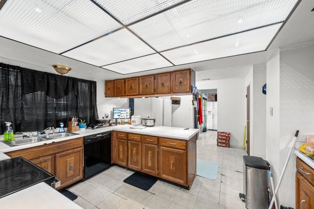 11354 White Gate Lane, Houston, TX 77067