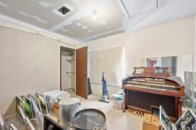 11354 White Gate Lane, Houston, TX 77067