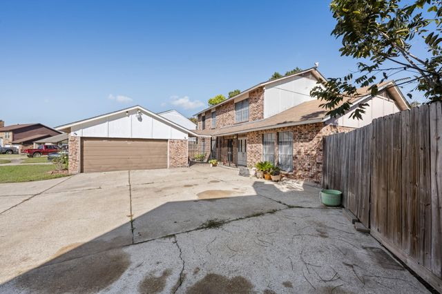 11354 White Gate Lane, Houston, TX 77067