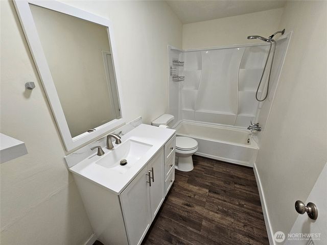 190 Tamaracks Drive, Onalaska, WA 98570