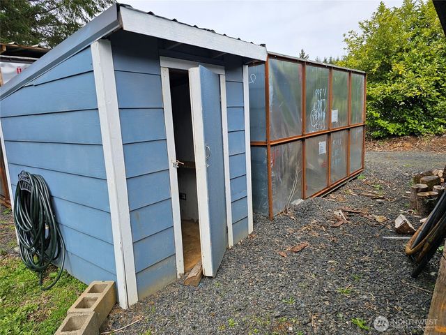 190 Tamaracks Drive, Onalaska, WA 98570