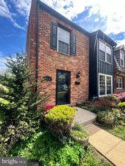 516 MEADOW HALL DR #D516, Rockville, MD 20851