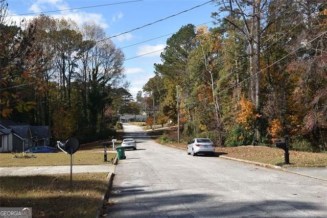 2238 Leslie Brook Drive, Decatur, GA 30035