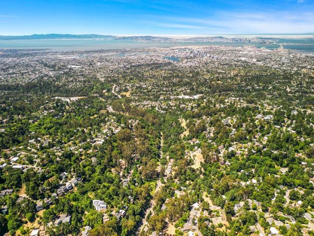 7220 Woodrow Drive, Oakland, CA 94611