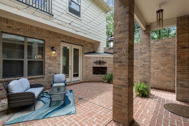82 Mill Point Place, The Woodlands, TX 77380