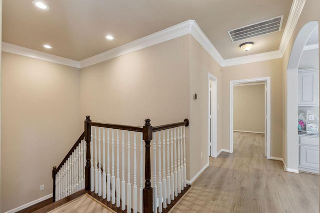 82 Mill Point Place, The Woodlands, TX 77380