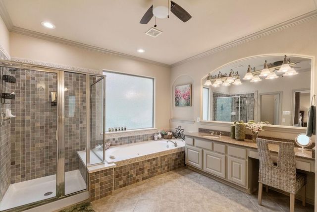 82 Mill Point Place, The Woodlands, TX 77380
