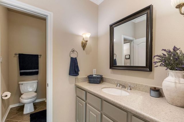 82 Mill Point Place, The Woodlands, TX 77380