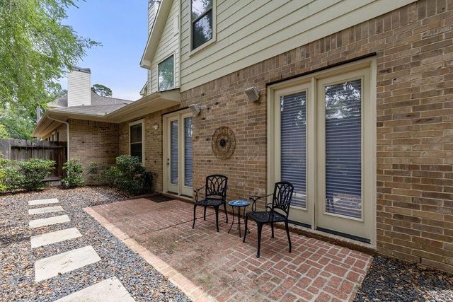82 Mill Point Place, The Woodlands, TX 77380
