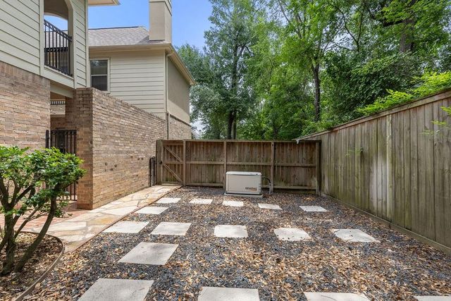 82 Mill Point Place, The Woodlands, TX 77380