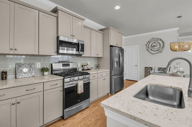 2666 Park West Boulevard, Mount Pleasant, SC 29466